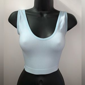 Basic Colsie crop top